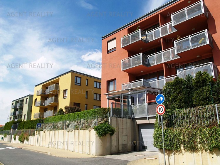 Pronájem bytu 2+kk, 51 m² (1 z 26)