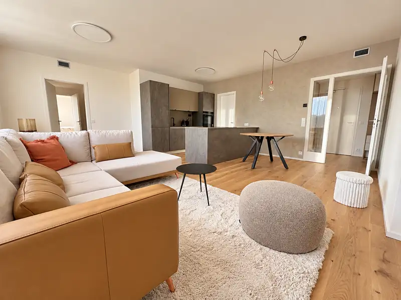Pronájem bytu 4+kk 119 m², Praha – náhled fotky 1