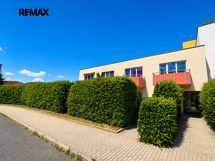 Pronájem bytu 1+kk, 32 m² (10 z 11)