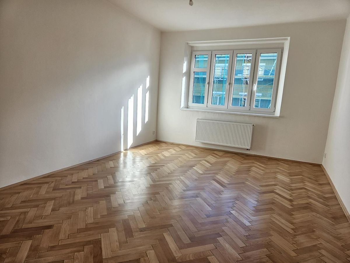 Pronájem bytu 2+1 81 m² – fotografie 3