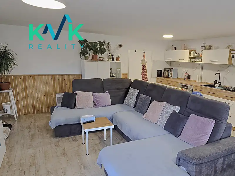 Prodej rodinného domu 200 m², pozemek 1000 m², Březová – náhled fotky 3