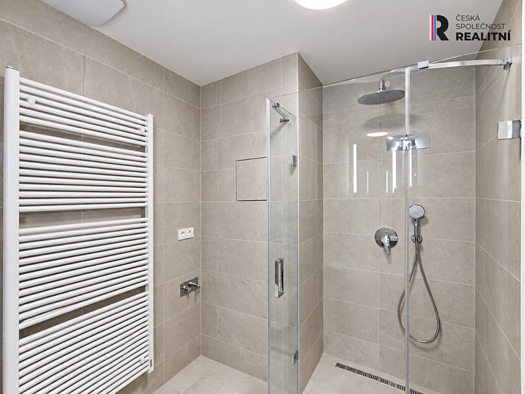 Квартира 1+kk в оренду, 36 м² (7 з 17)