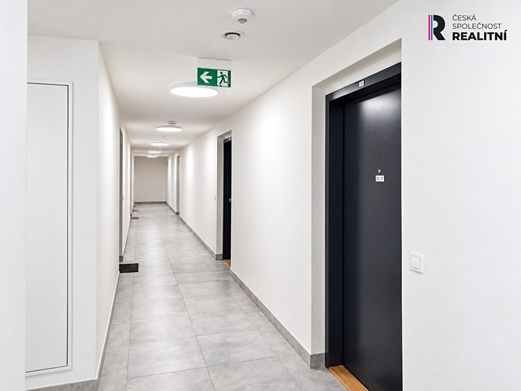 Квартира 1+kk в оренду, 36 м² (5 з 17)