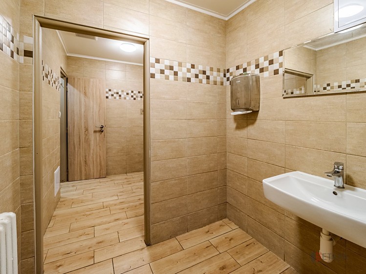 Prodej komerčního prostoru, 390 m² (12 z 25)