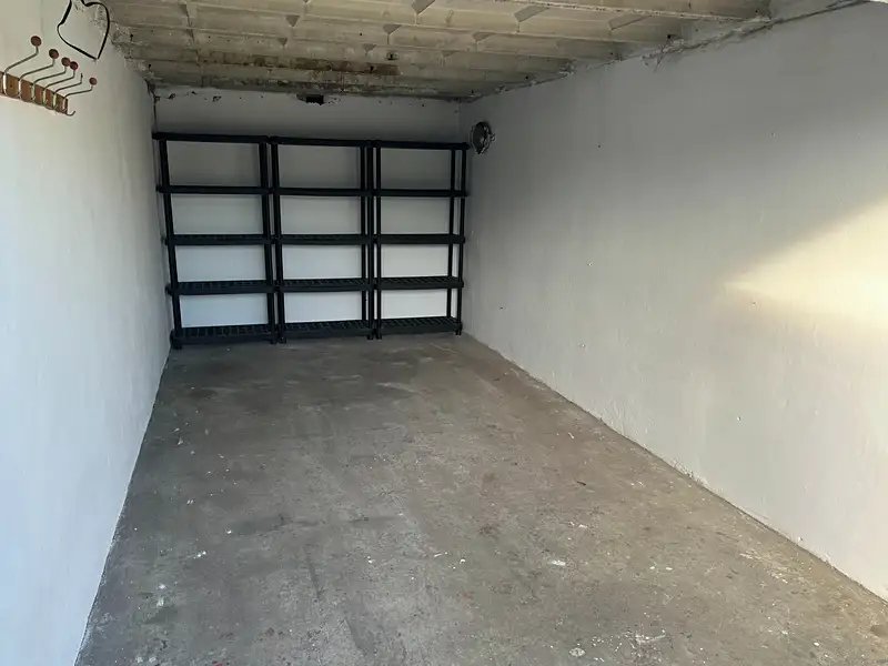 Pronájem garáže 18 m², Hradec Králové – náhled fotky 3