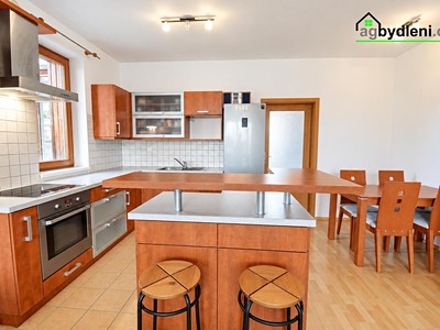 Pronájem bytu 3+kk, 95 m² (2 z 16)