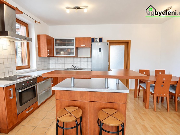 Pronájem bytu 3+kk, 95 m² (2 z 16)