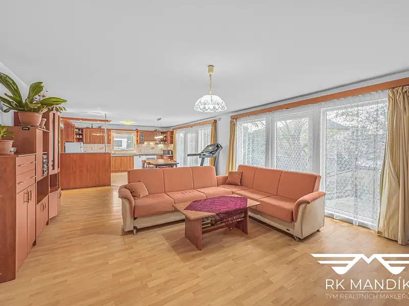 Prodej rodinného domu 212 m², pozemek 617 m², Nová Ves – náhled fotky 2