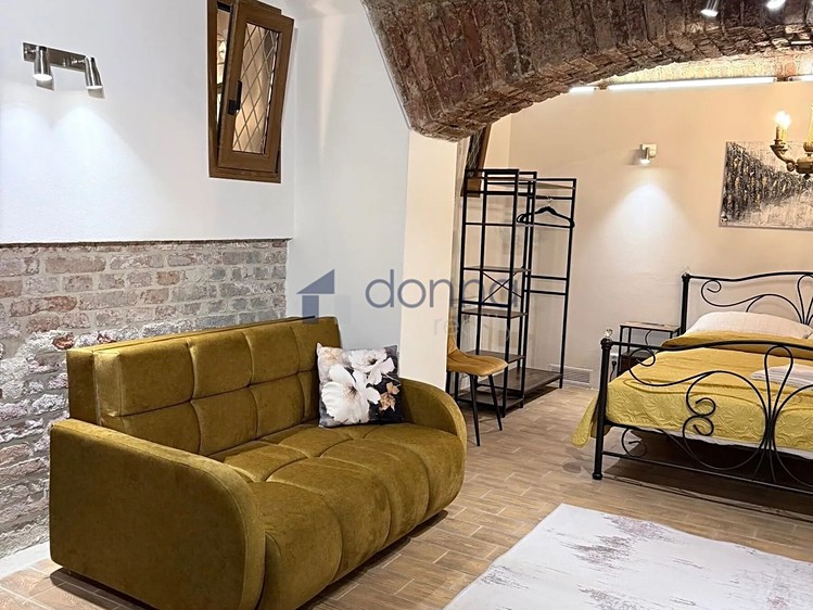 Pronájem bytu 1+kk, 94 m² (1 z 13)