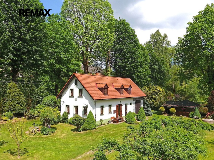 Haus zum Kauf, 190 m² (1 von 19)