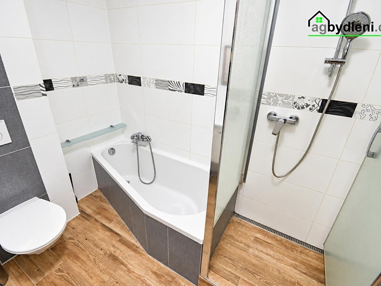 Pronájem bytu 3+kk, 95 m² (11 z 16)