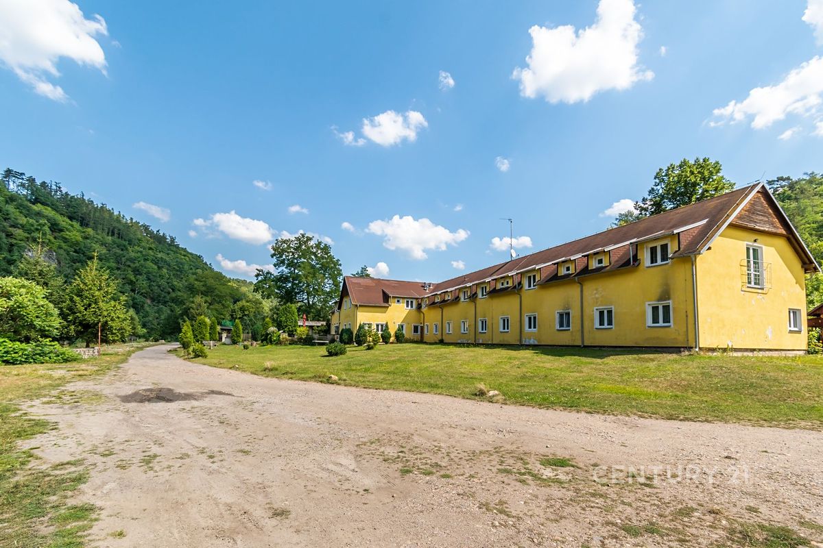 Prodej ubytovacího zařízení 1310 m², Roztoky – fotka 1 z 3
