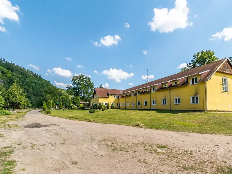 Prodej ubytovacího zařízení 1310 m², Roztoky – náhled fotky 1