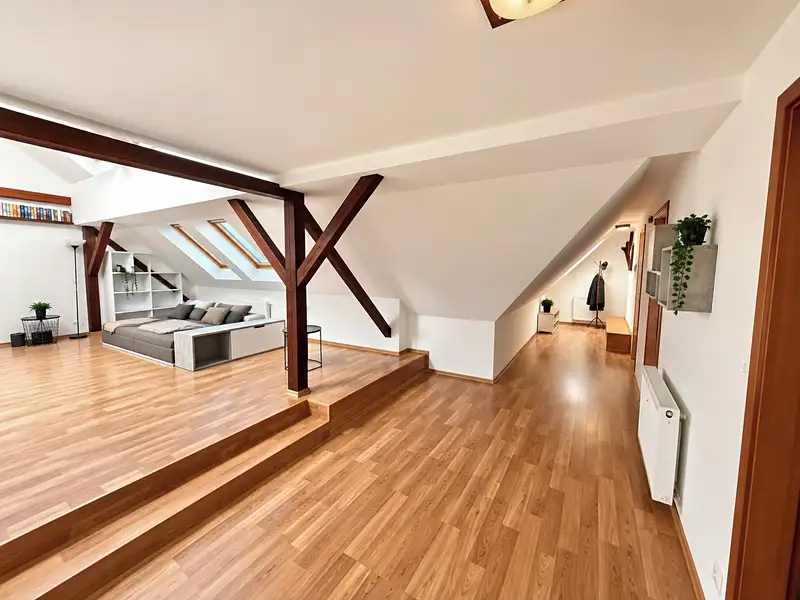 Pronájem bytu 1+kk 100 m², Žatec – náhled fotky 2