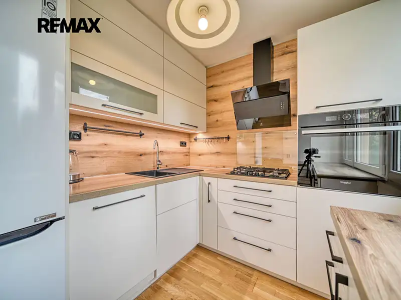Pronájem bytu 3+kk 77 m², Kolín – náhled fotky 1