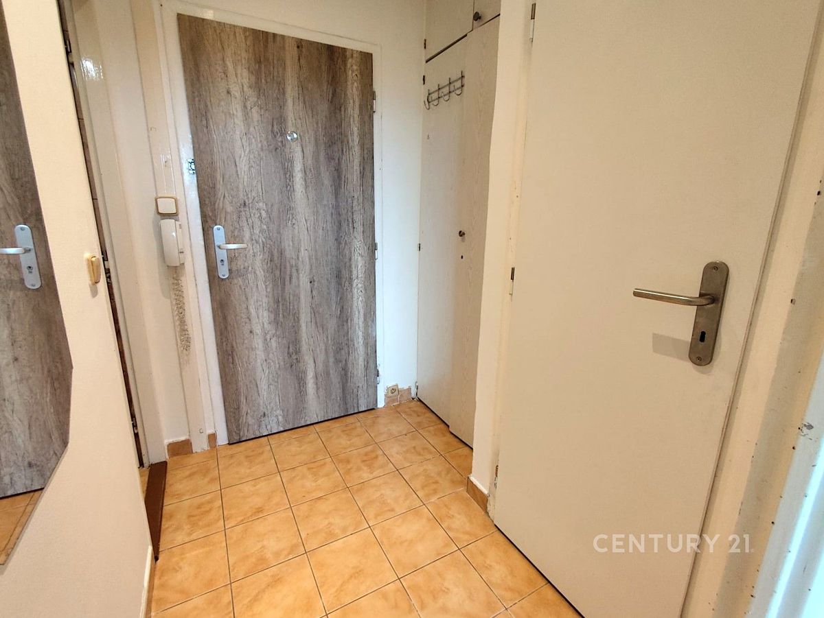 Pronájem bytu 2+kk 40 m² – fotografie 4