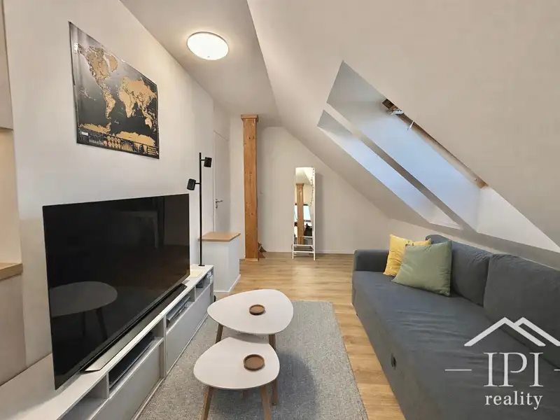 Pronájem bytu 2+kk 53 m², Praha – náhled fotky 1