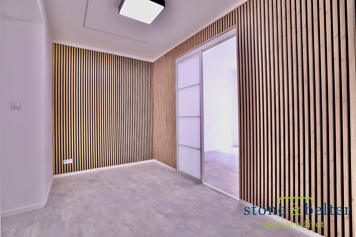 Pronájem kanceláře 145 m² – fotografie 2