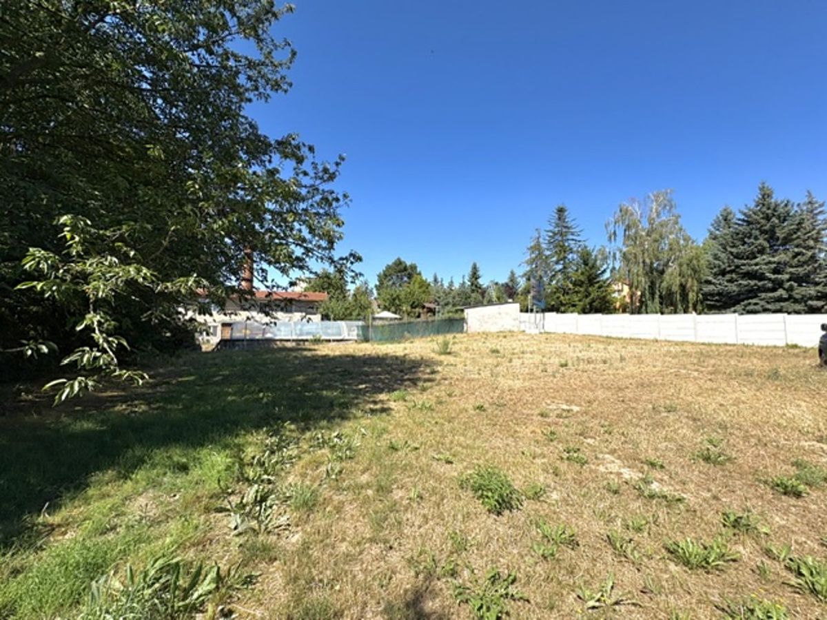 Prodej stavebního pozemku 930 m²