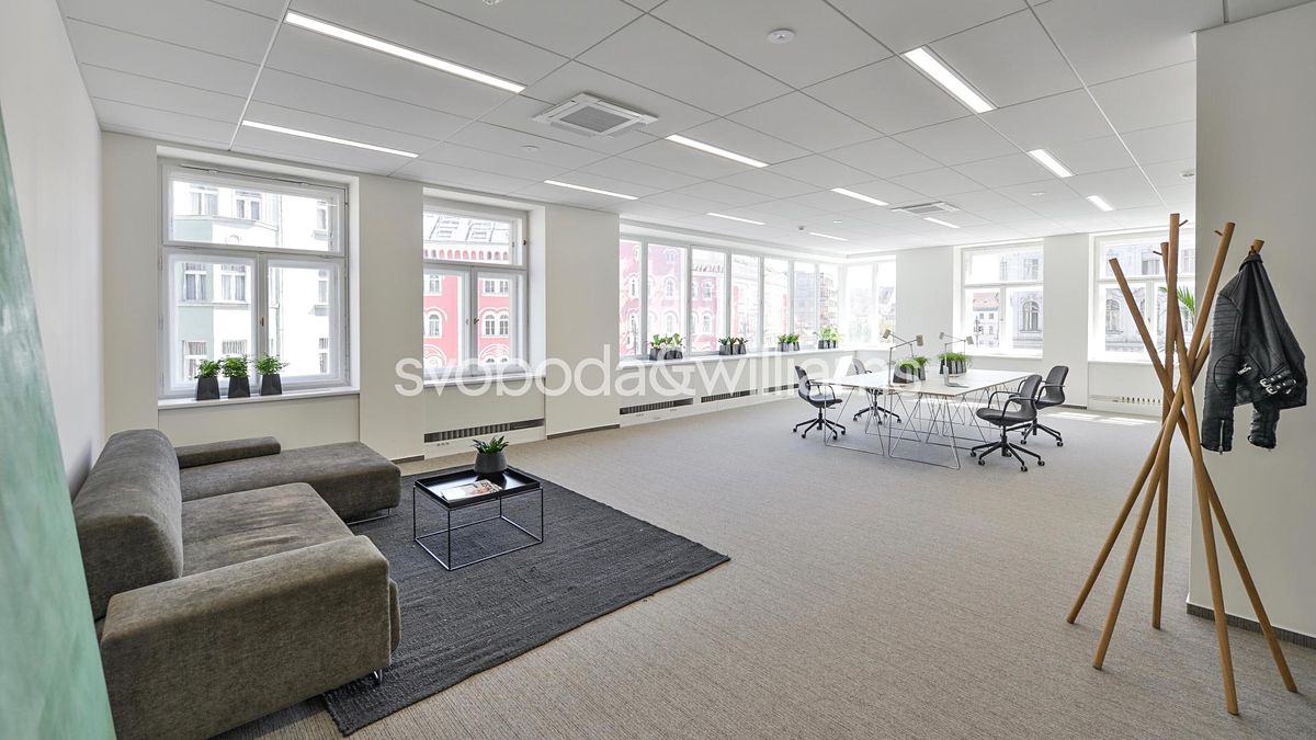 Pronájem kanceláře 453 m² – fotografie 2