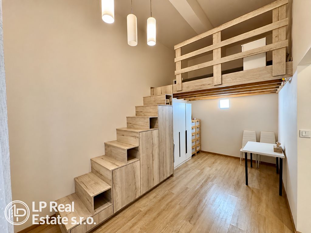 Pronájem bytu 1+1 34 m² – fotografie 2