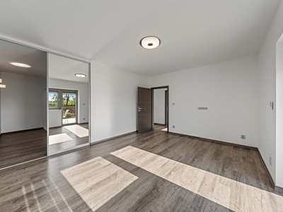 Prodej domu, 197 m² (2 z 24)