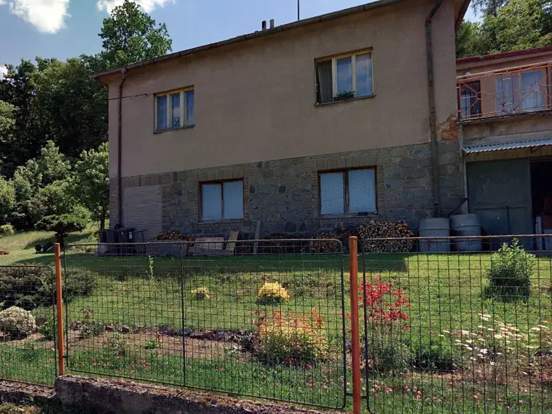 Prodej rodinného domu 140 m², pozemek 514 m², Mirošovice – náhled fotky 2