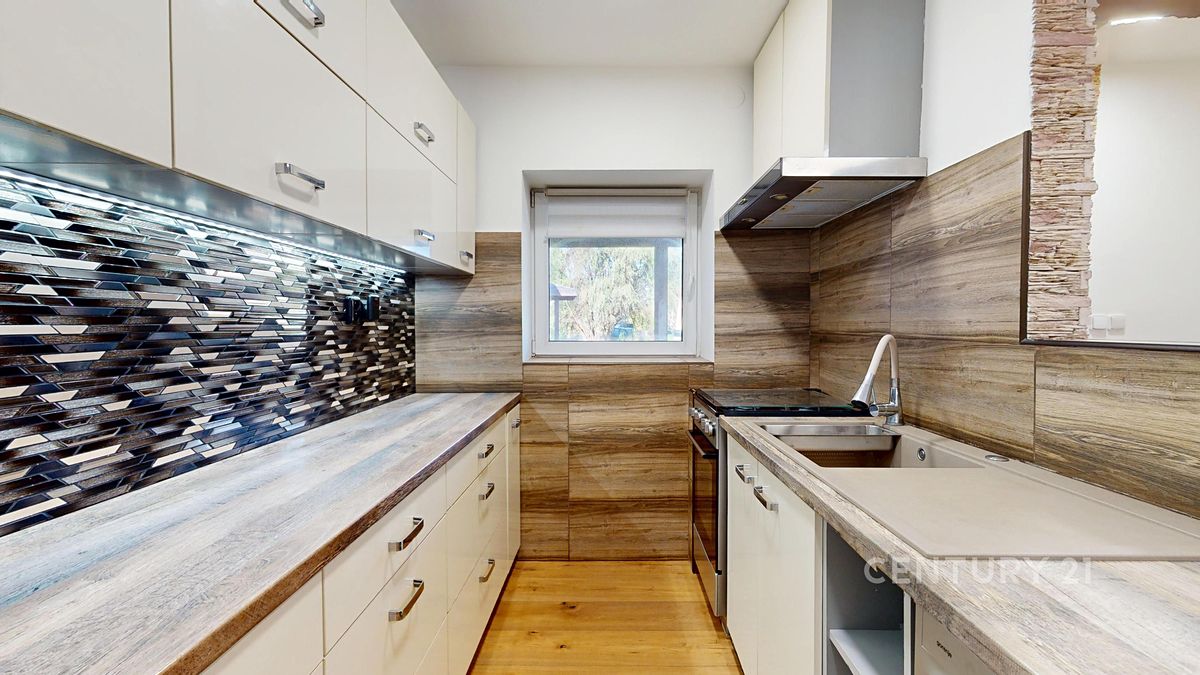 Prodej rodinného domu 180 m², pozemek 385 m²