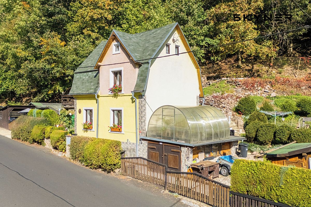 Prodej rodinného domu 165 m², pozemek 389 m² – fotografie 2