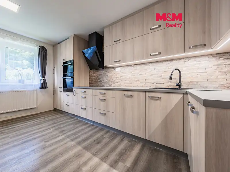 Prodej rodinného domu 131 m², pozemek 1031 m², Měchenice – náhled fotky 1