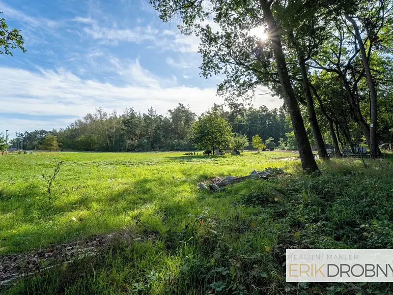 Prodej pozemku 3622 m², Pardubice – náhled fotky 3