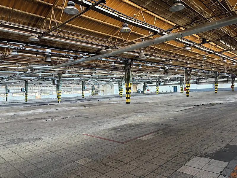 Pronájem skladového prostoru 17000 m², Praha – náhled fotky 1