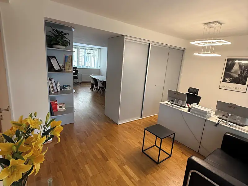 Pronájem kanceláře 140 m², Praha – náhled fotky 2