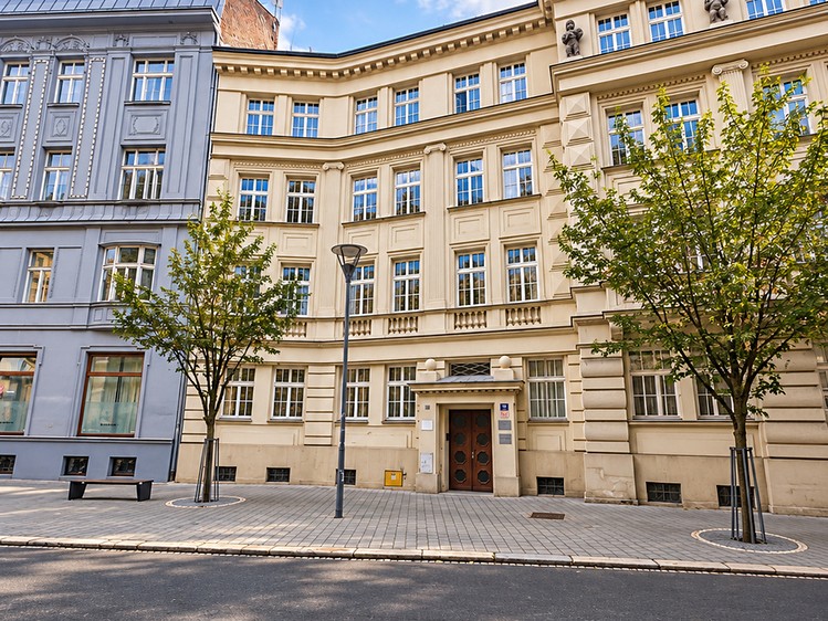 Квартира 4+kk на продаж, 121 м² (35 з 42)