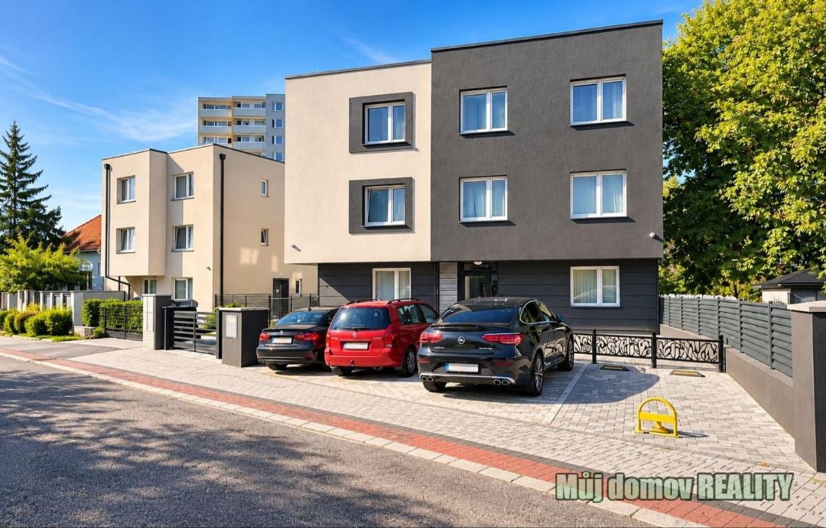 Prodej bytu 1+kk 29 m², Praha – fotka 1 z 3