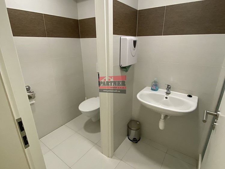 Комерційне приміщення в оренду, 32 м² (7 з 10)