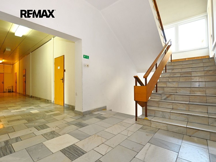 Pronájem komerčního prostoru, 18 m² (6 z 9)