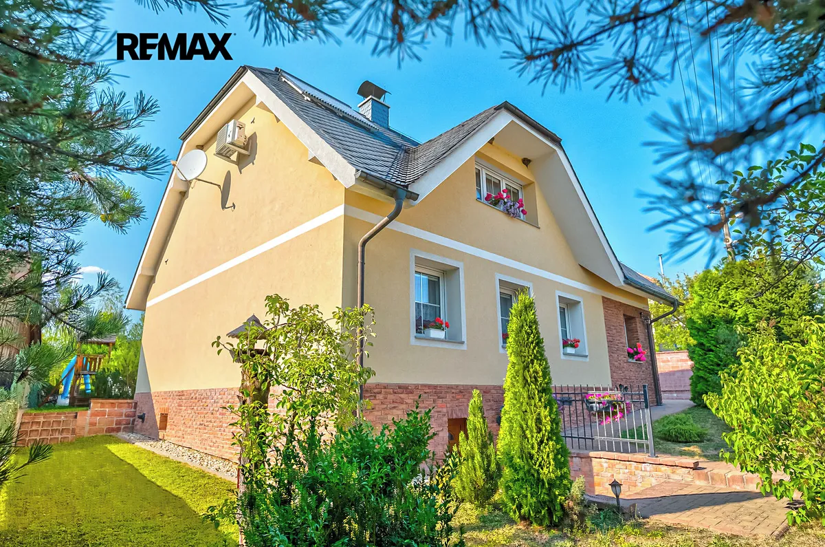 Prodej rodinného domu 176 m², pozemek 998 m²