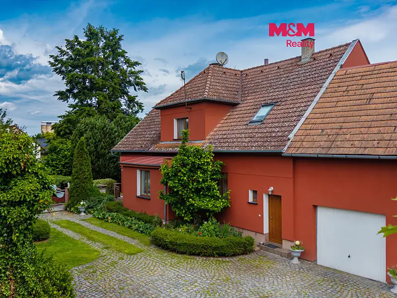 Prodej rodinného domu 250 m², pozemek 1316 m², Kněžmost – náhled fotky 1