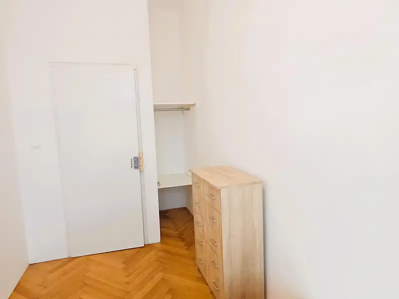 Pronájem bytu pokoje 10 m², Praha – náhled fotky 3