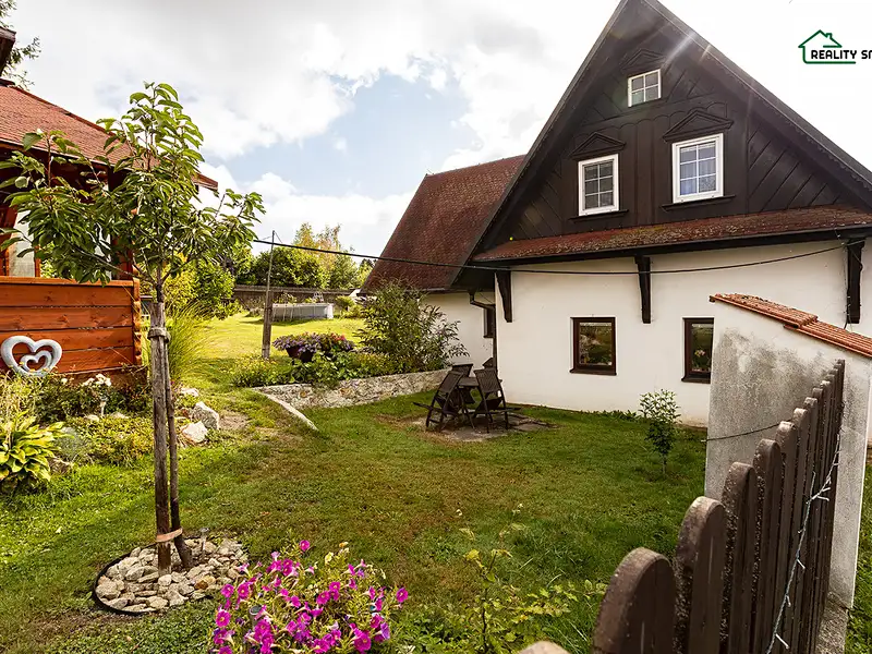 Prodej rodinného domu 180 m², pozemek 1171 m², Skalná – náhled fotky 1