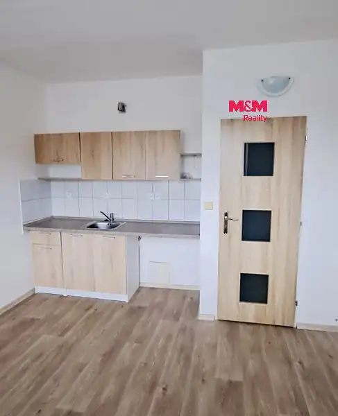 Pronájem bytu 1+kk 19 m², Děčín – náhled fotky 1