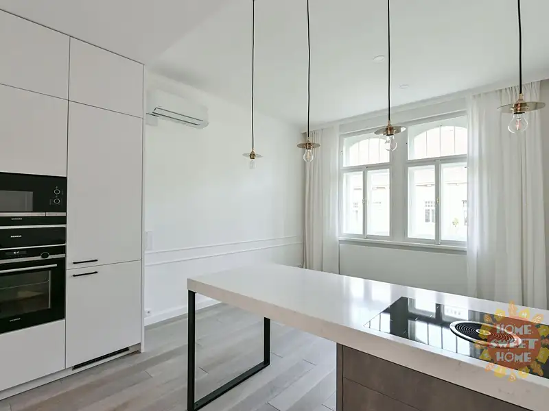 Pronájem bytu 2+kk 56 m², Praha – náhled fotky 1