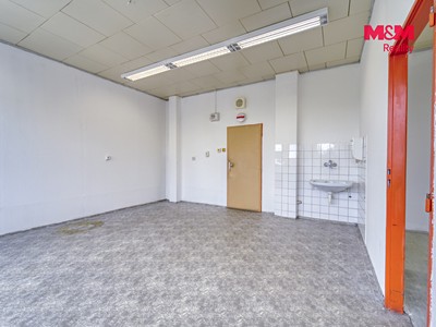 Комерційне приміщення в оренду, 60 м² (2 з 17)