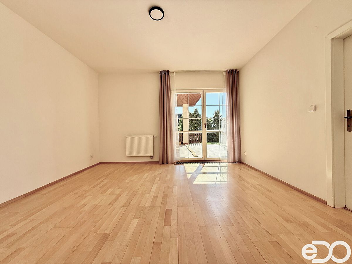 Pronájem bytu 2+1 70 m² – fotografie 2