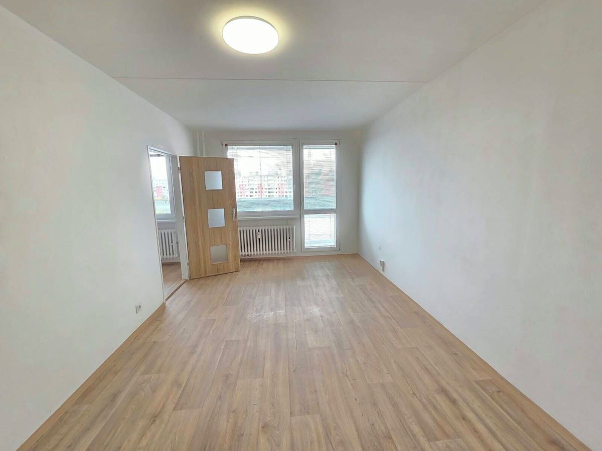 Pronájem bytu 2+1 49 m² – fotografie 4