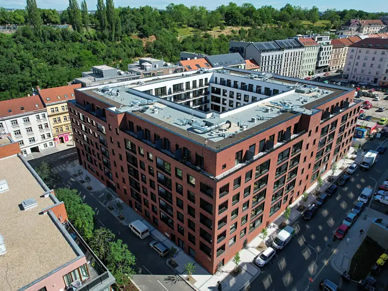 Prodej bytu 1+kk 44 m², Praha – náhled fotky 1