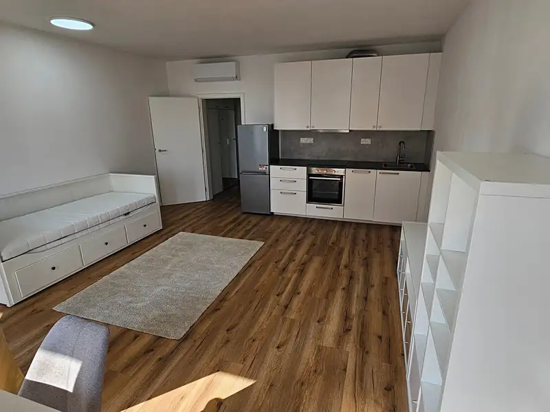 Pronájem bytu 1+kk 35 m², Znojmo – náhled fotky 2