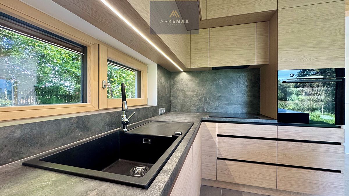 Prodej rodinného domu 130 m², pozemek 1084 m² 2