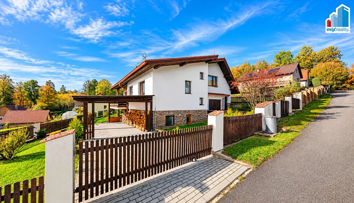Prodej rodinného domu 350 m², pozemek 616 m²